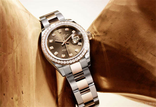 修復(fù)勞力士劃痕:專業(yè)指南,讓經(jīng)典手表煥然一新(圖) 修復(fù)勞力士劃痕:專業(yè)指南,讓經(jīng)典手表煥然一新(圖)